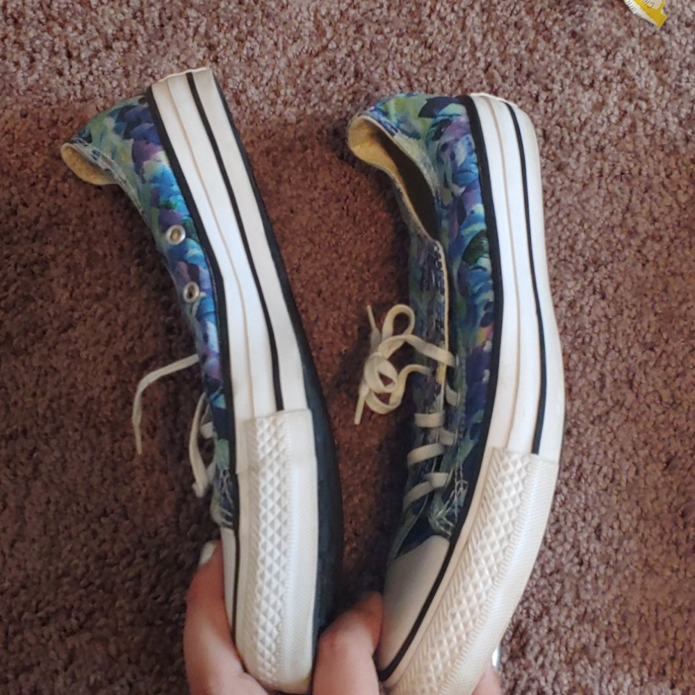 Colorful converse - Picture 2 of 5